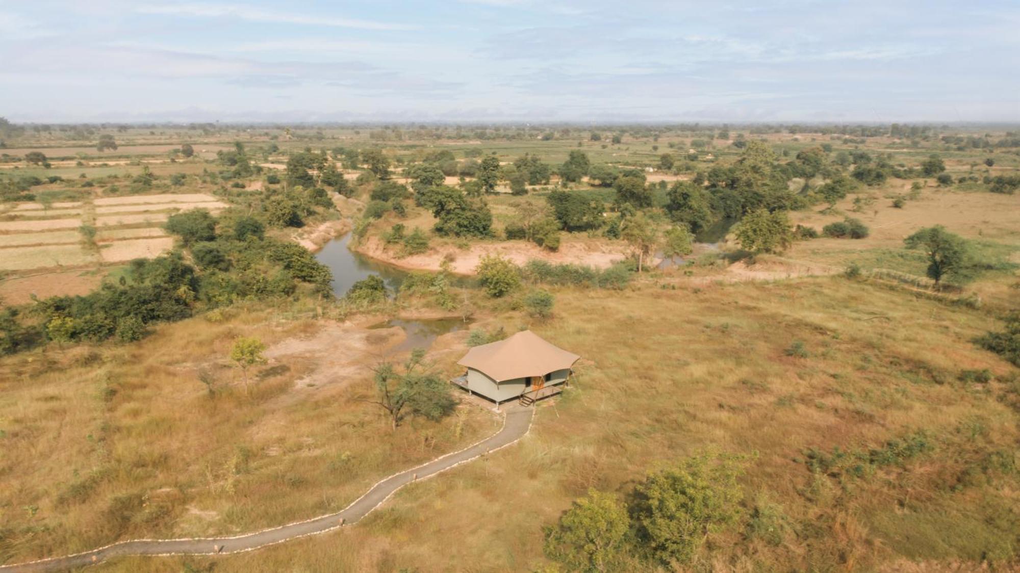 Отель Trees N Tigers, Tadoba Kolara Экстерьер фото